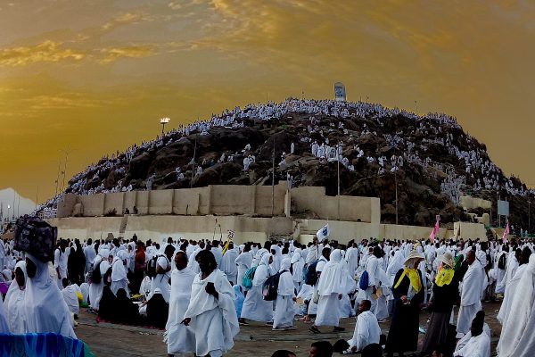 Jabal-e-Rehmat_(Mount_of_Mercy_Mount_Arafat)